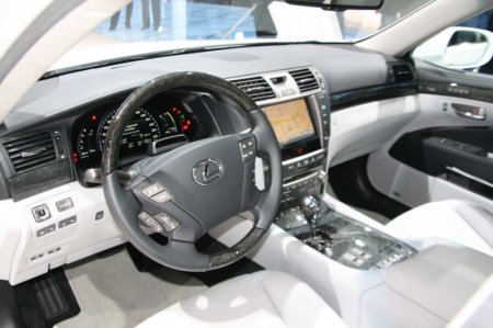  Lexus    LS600h