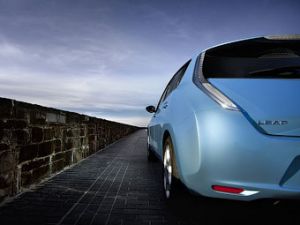 Nissan построит на базе электрокара Leaf спортивный автомобиль