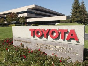 "Тойота" вернулась в тройку крупнейших автоконцернов США